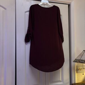 Lush Deep Burgundy dress 34 length 
Sped out with 32 that’s pulling it.
Tag